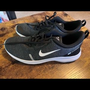 Nike women’s Flex Experience 8 NWOT 11.5